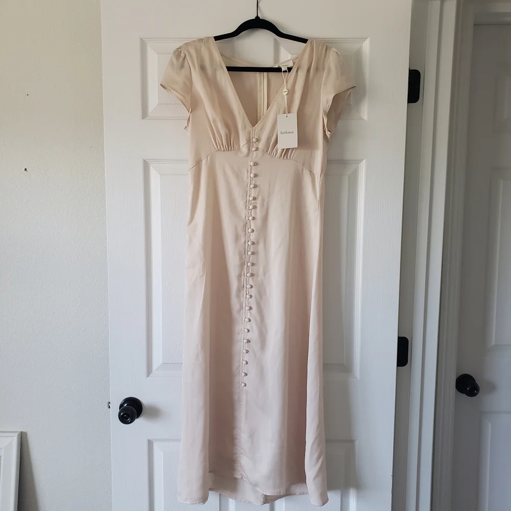 Böhme Emersyn Dress Champagne V-Neck Silky Flow Elopement Gown - Picture 5 of 13